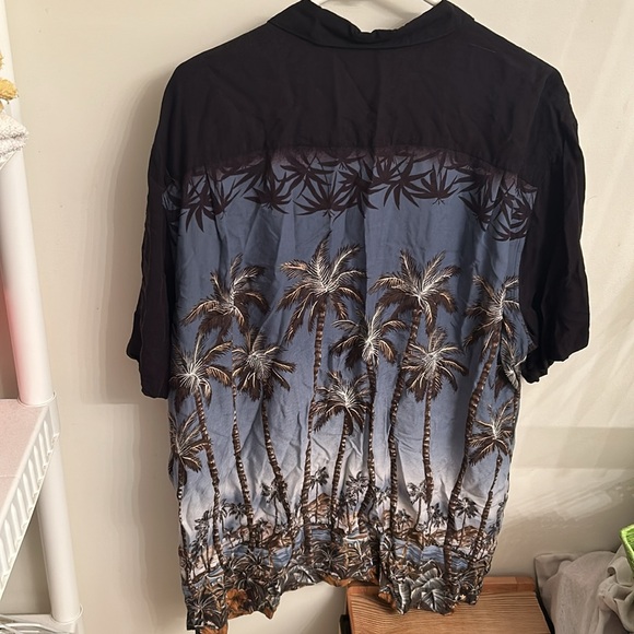 Croft & Barrow Sz XXL Button Up Casual Hawaiian Shirt With Coconut Trees Design - Picture 4 of 4